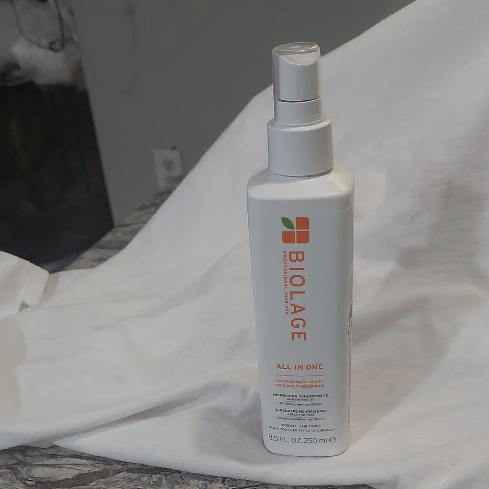 Biolage All In One Multi-Benefit Hairspray - White - Picture 3 of 8